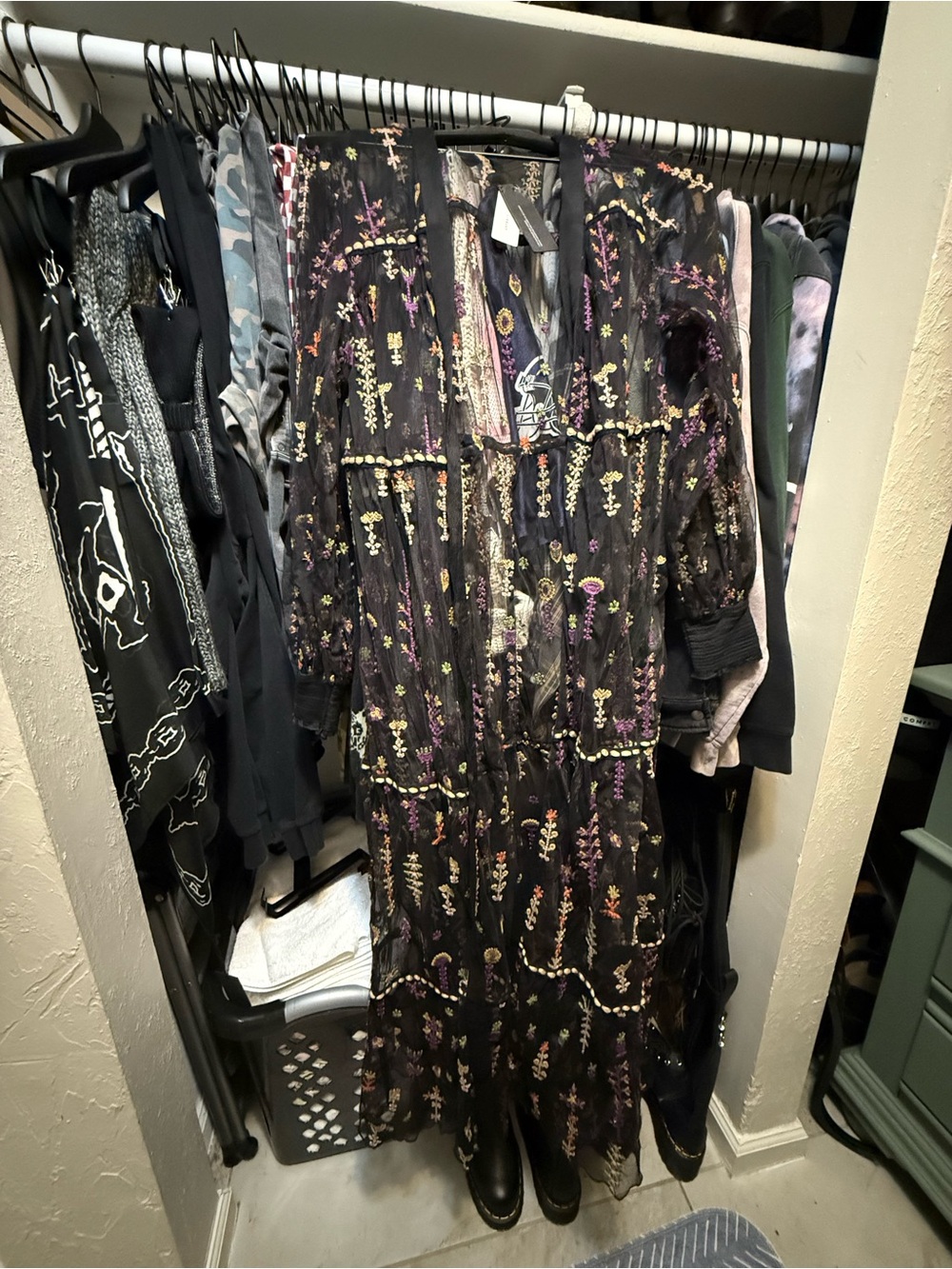NWT Anthropologie BI-nk Floral Embroidered Tulle Kimono in Black